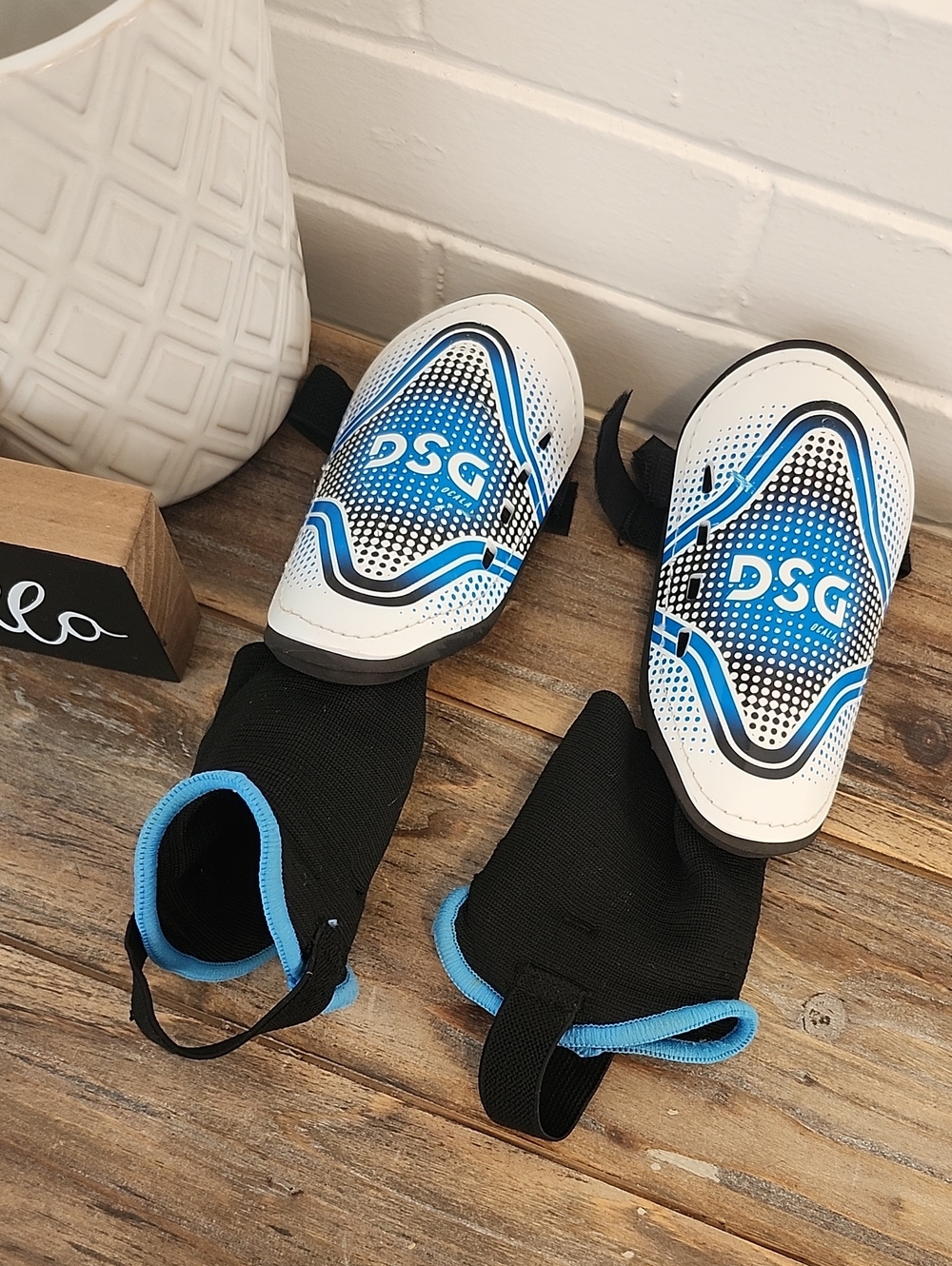 DSG Soccer Shin Guards, Youth Medium